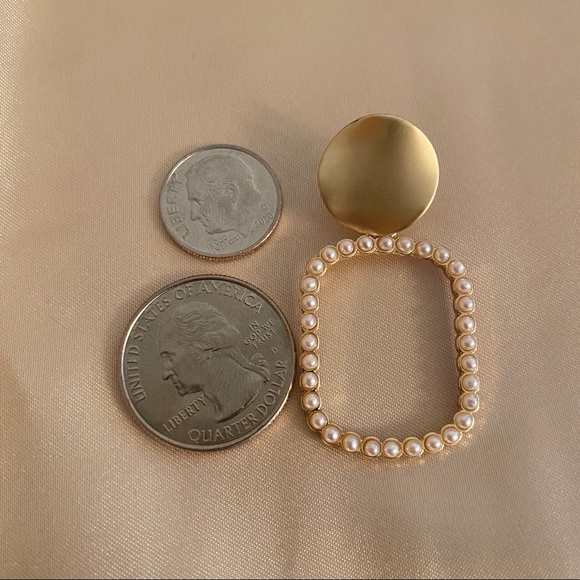 💙Gold rectangle pearl earrings - Picture 3 of 6